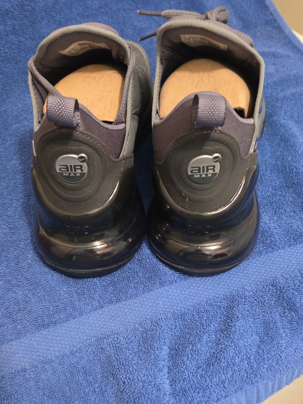 Air Max 270 Plus - Picture 4 of 5